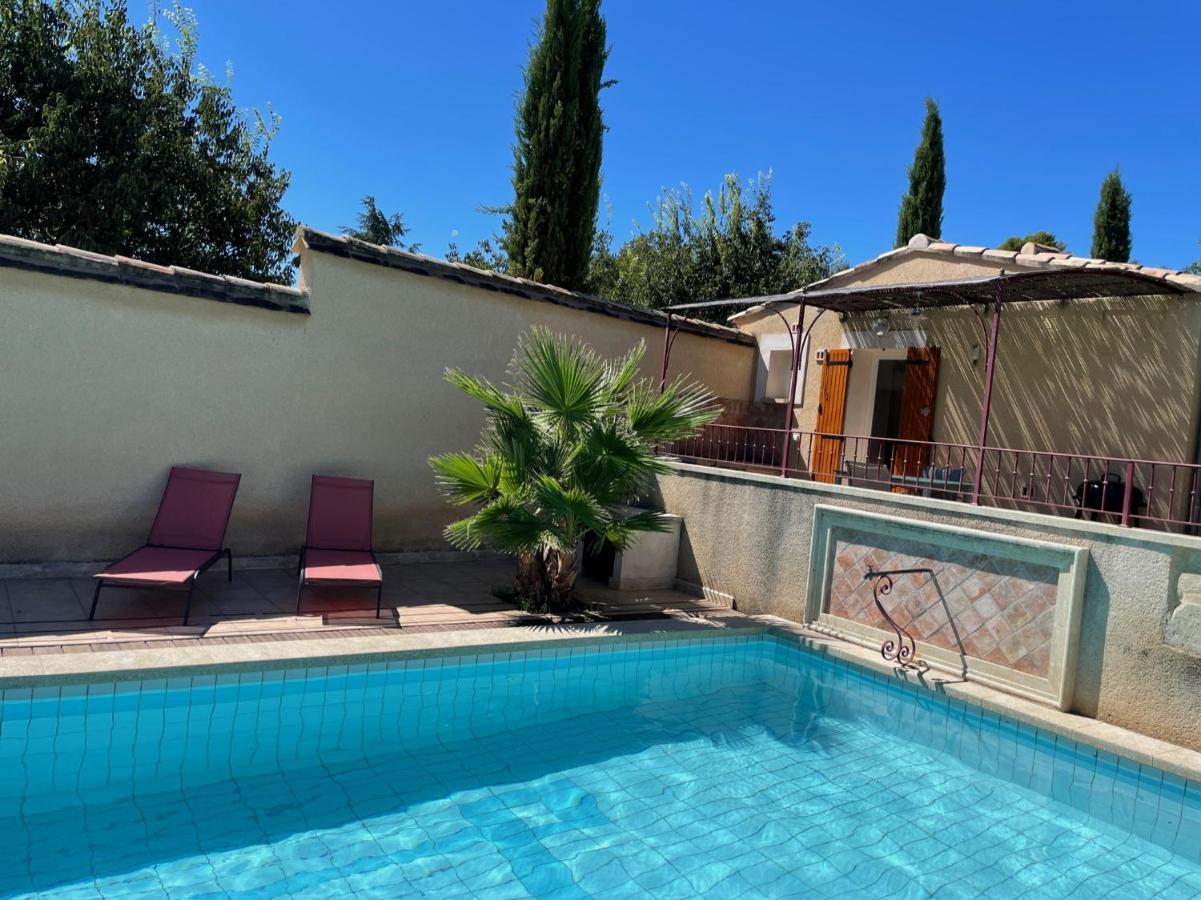 Les Célestins - Studios indépendants Carpentras Esterno foto