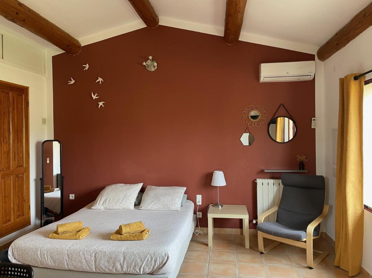 Les Célestins - Studios indépendants Carpentras Esterno foto